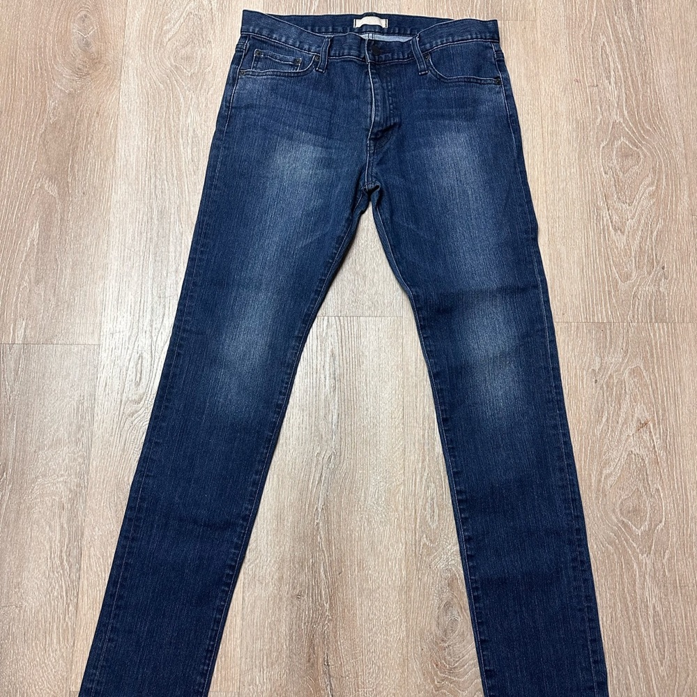 ⭐️Uniqlo Regular Fit Straight Jeans⭐️